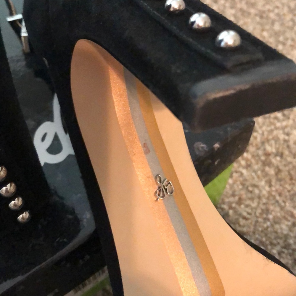 Heels - Picture 6 of 8